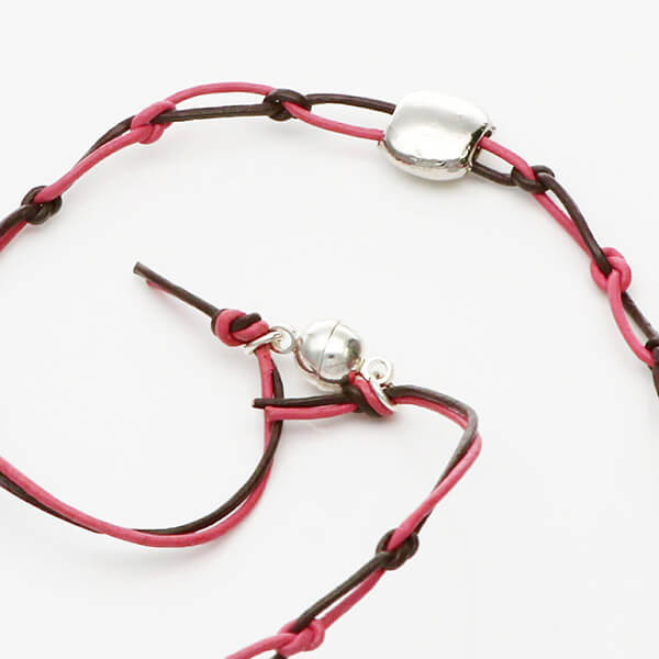 レザーブレスレット