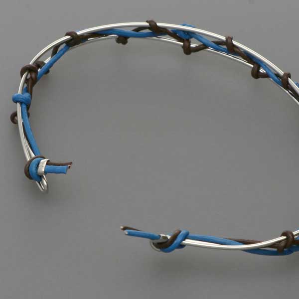 レザーバングル