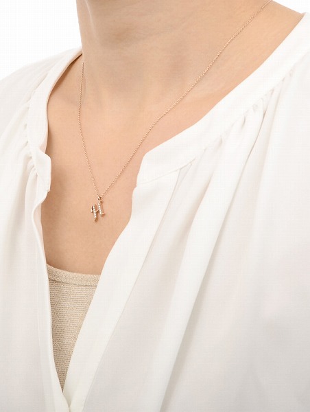 ピンクゴールドネックレス