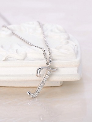 ピンクゴールドネックレス