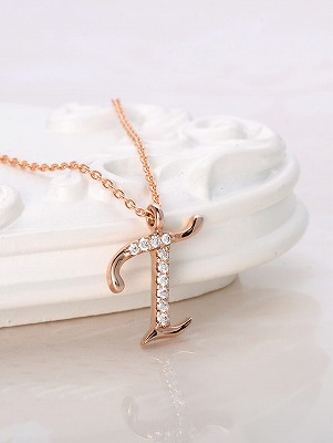 ピンクゴールドネックレス