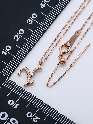 ピンクゴールドネックレス