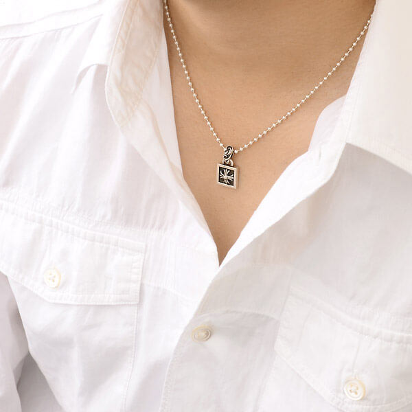 シルバーネックレス Framed CH Plud Charm
