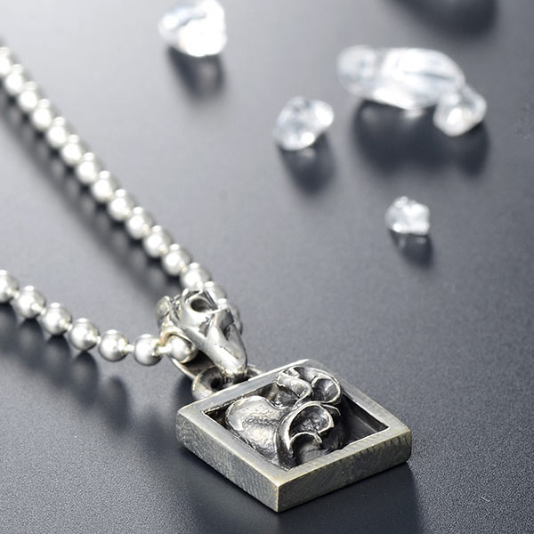 シルバーネックレス CHARM FRAMED SLV-OPT:HEA