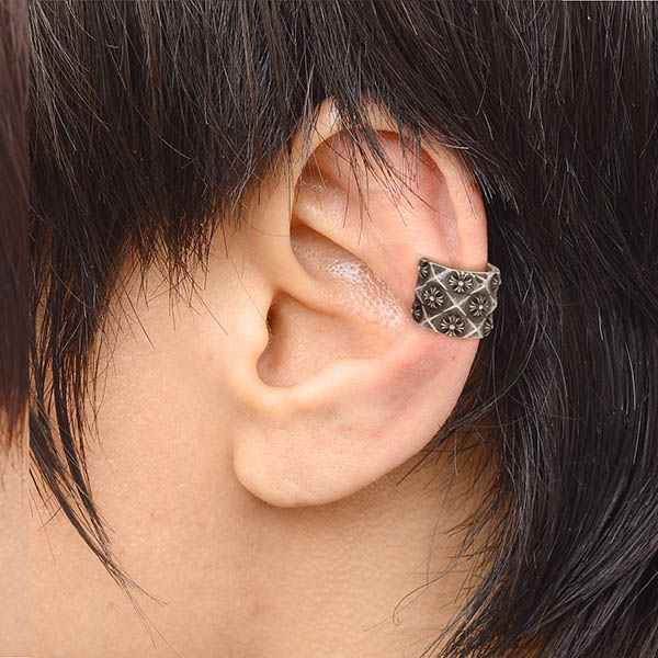 ピラミッド プラス イヤーカフ Cuff Pyramid Plus