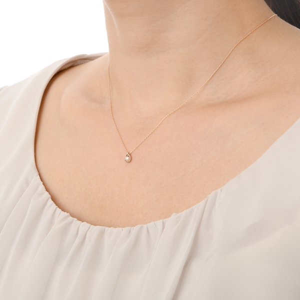 ピンクゴールドネックレス