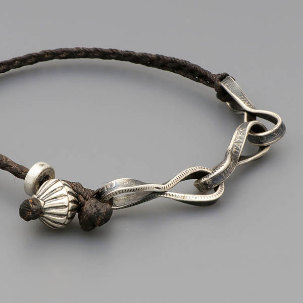 レザーブレスレット