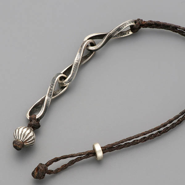 レザーブレスレット