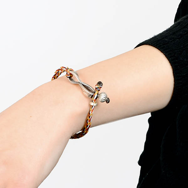 レザーブレスレット