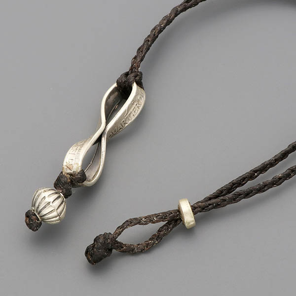 レザーブレスレット