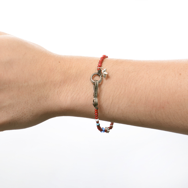 ビーズブレスレット