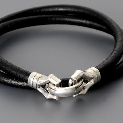 レザーブレスレット