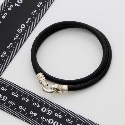 レザーブレスレット