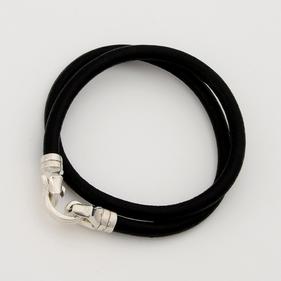 レザーブレスレット