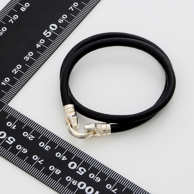 レザーブレスレット