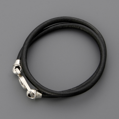 レザーブレスレット