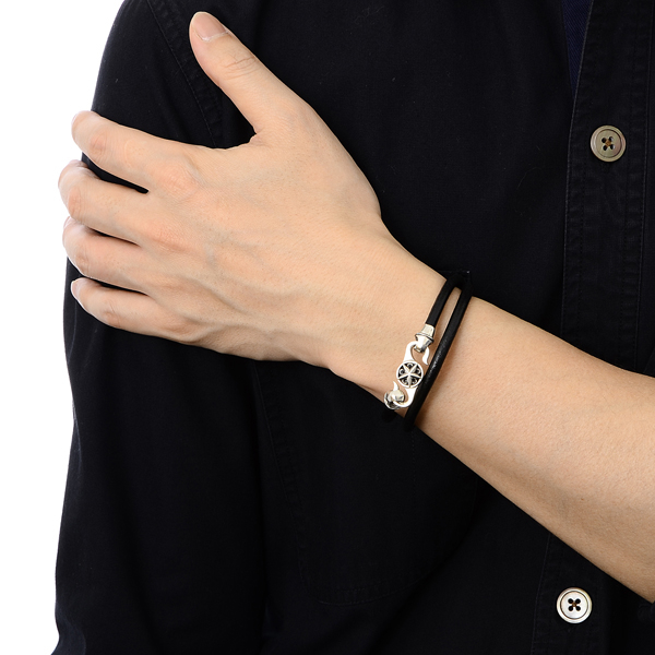 レザーブレスレット