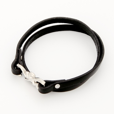 レザーブレスレット