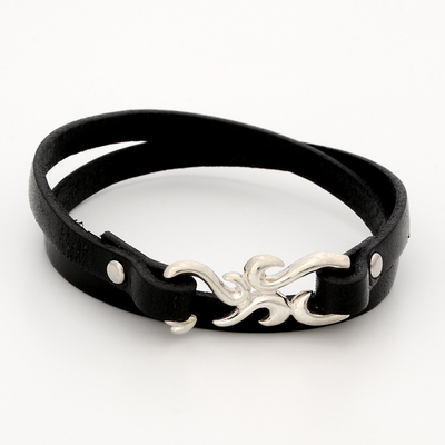 レザーブレスレット