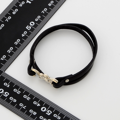 レザーブレスレット