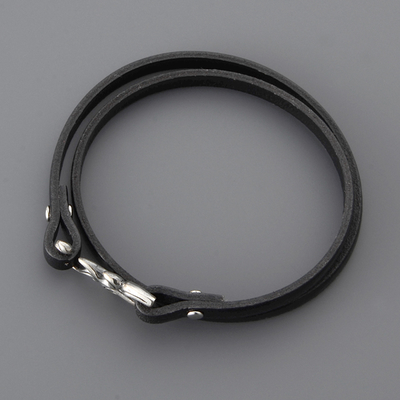 レザーブレスレット