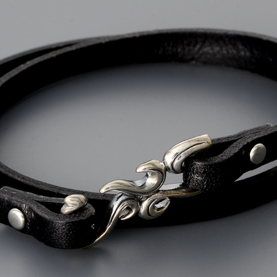 レザーブレスレット