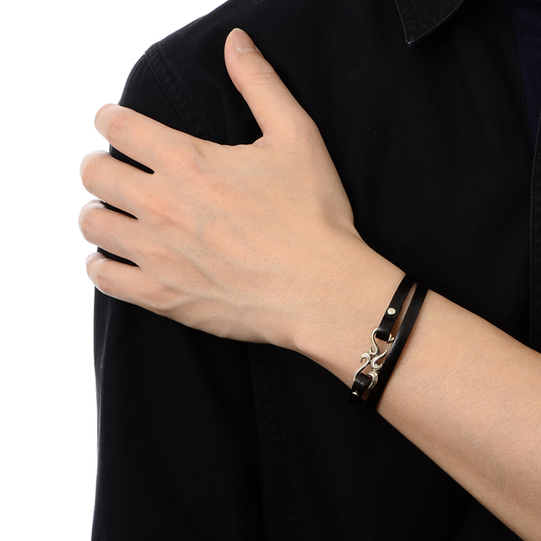 レザーブレスレット