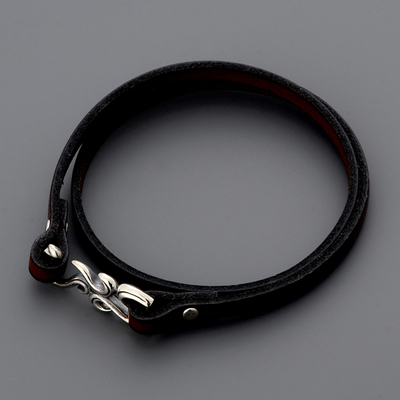 レザーブレスレット