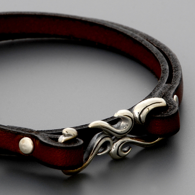 レザーブレスレット