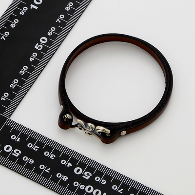 レザーブレスレット