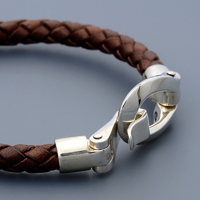 レザーブレスレット