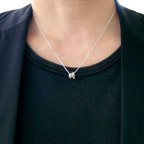 シルバーペアネックレス