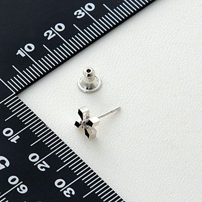 シルバースタッドピアス(片耳用)