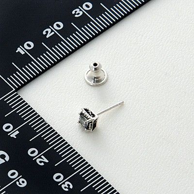シルバースタッドピアス(片耳用)