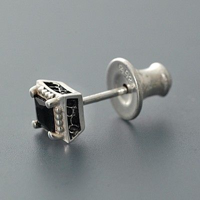 シルバースタッドピアス(片耳用)