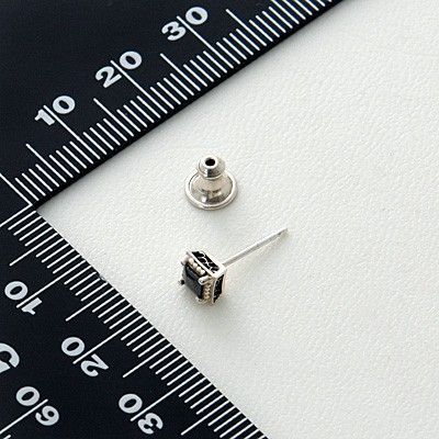 シルバースタッドピアス(片耳用)