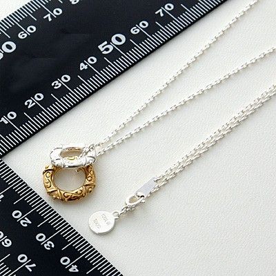 シルバーネックレス