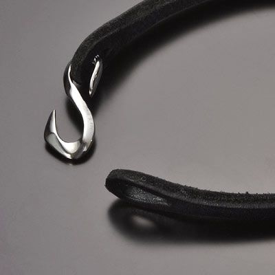 レザーブレスレット