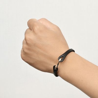 レザーブレスレット