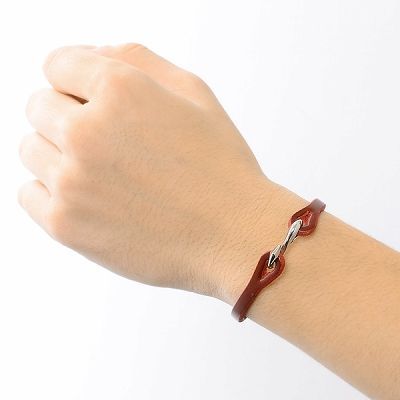 レザーブレスレット