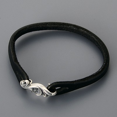 レザーブレスレット