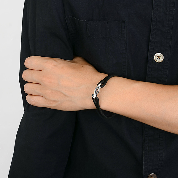 レザーブレスレット