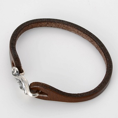 レザーブレスレット