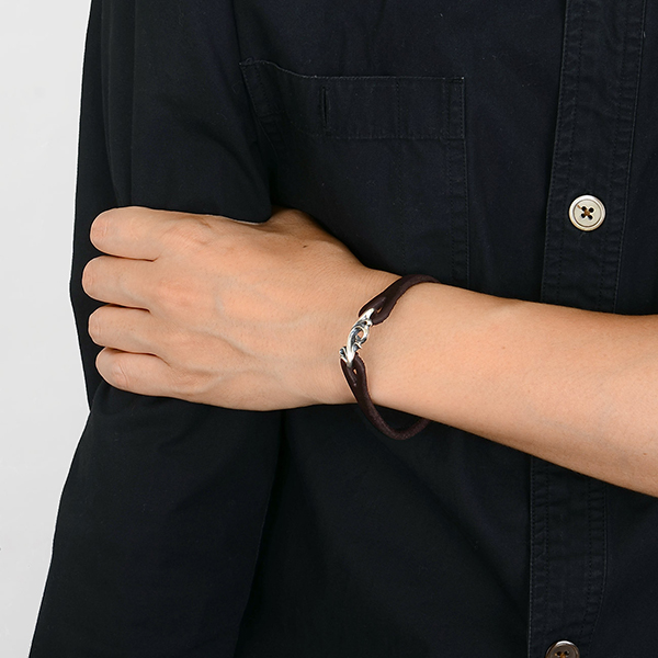 レザーブレスレット