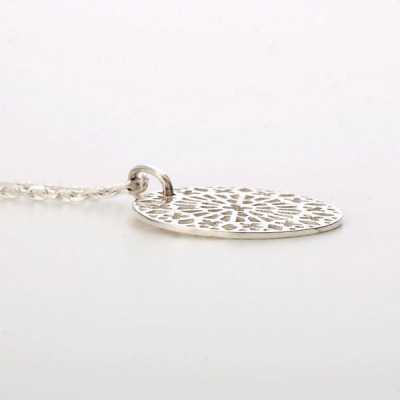 シルバーネックレス