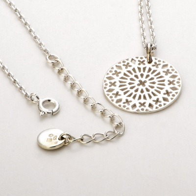 シルバーネックレス