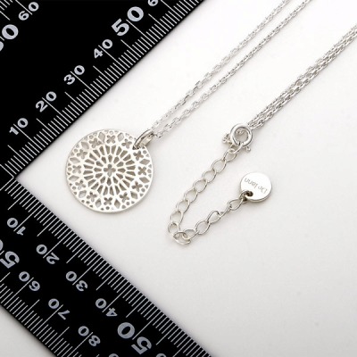 シルバーネックレス