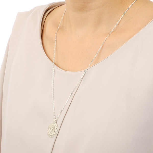 シルバーネックレス