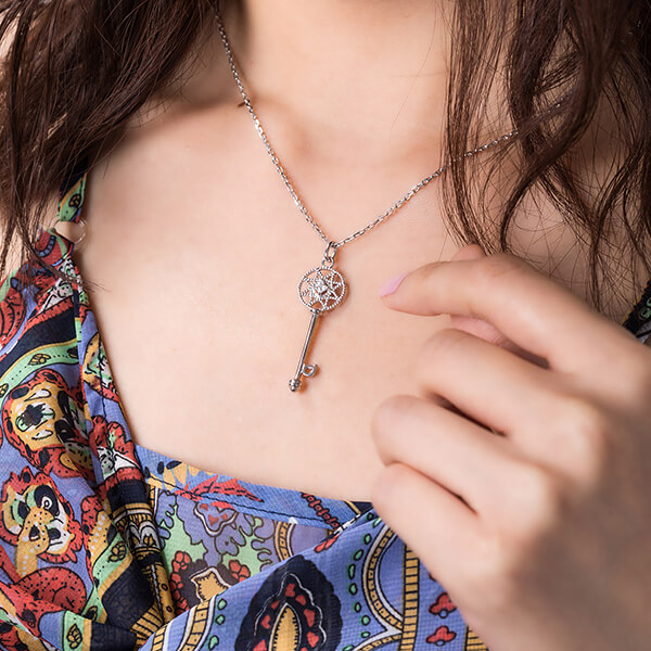 シルバーネックレス