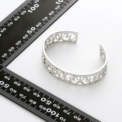 シルバーバングル